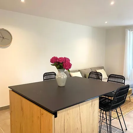 T3 Renove, Jardin Parking & Garage Prive, Proche Centre Sarlat-la-Canéda