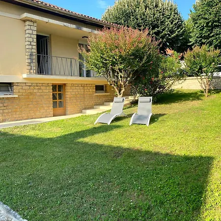 T3 Renove, Jardin Parking & Garage Prive, Proche Centre * Sarlat-la-Canéda