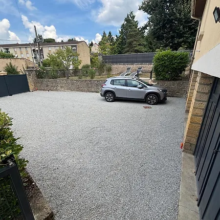T3 Renove, Jardin Parking & Garage Prive, Proche Centre Holiday home *