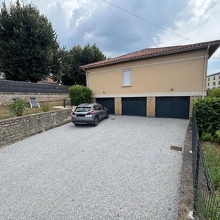 T3 Renove, Jardin Parking & Garage Prive, Proche Centre *