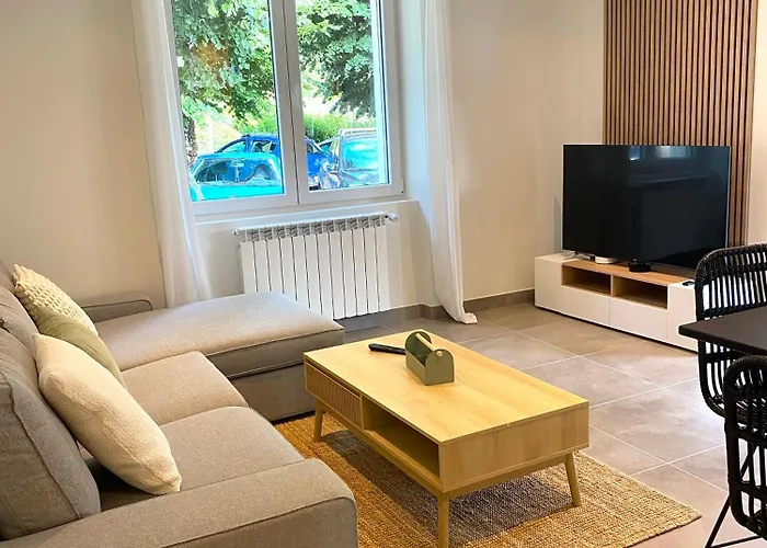 Hébergement de vacances T3 Rénové, Jardin Parking&garage Privé, Proche Centre *