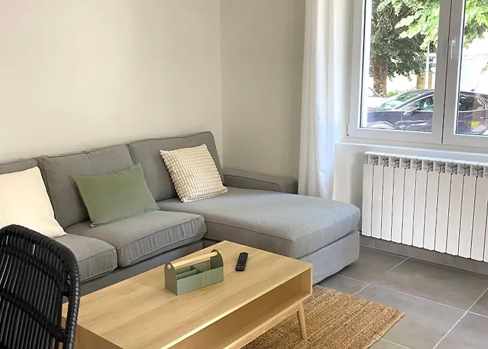 Hébergement de vacances T3 Rénové, Jardin Parking&garage Privé, Proche Centre