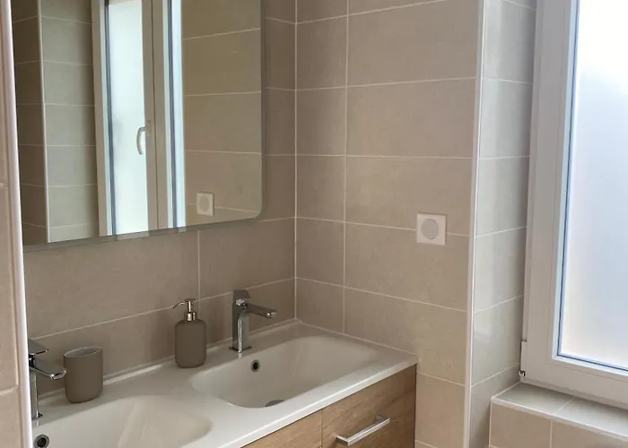 T3 Rénové, Jardin Parking&garage Privé, Proche Centre Hébergement de vacances *