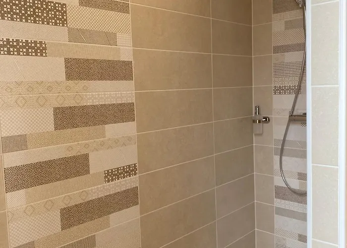 T3 Rénové, Jardin Parking&garage Privé, Proche Centre