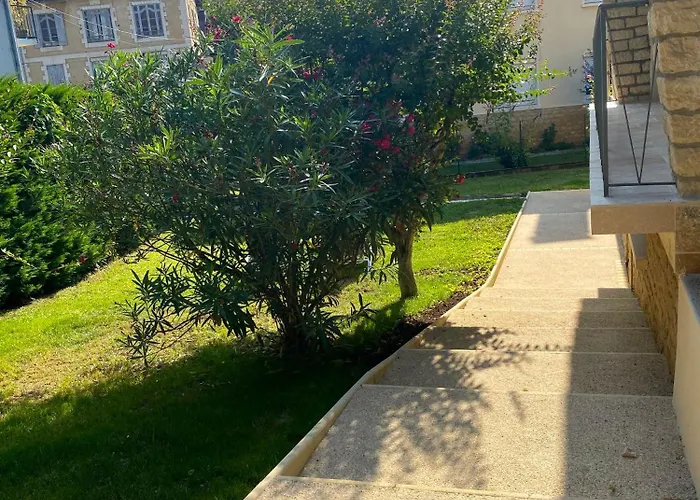 T3 Rénové, Jardin Parking&garage Privé, Proche Centre